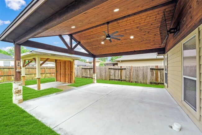 Photo - 2214 Shady Pine Dr