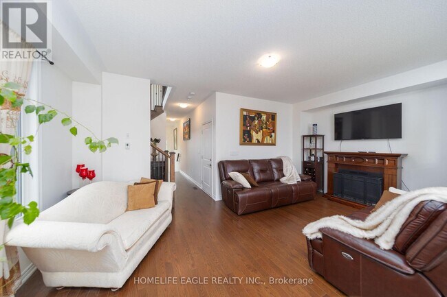 Photo - 80 Phoenix Blvd