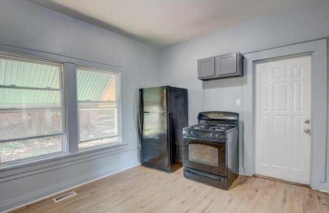 Photo - 2315 Industrial Blvd