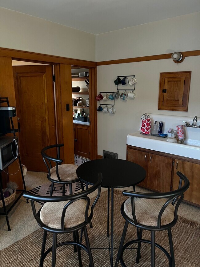 Photo - 529 N 59th St