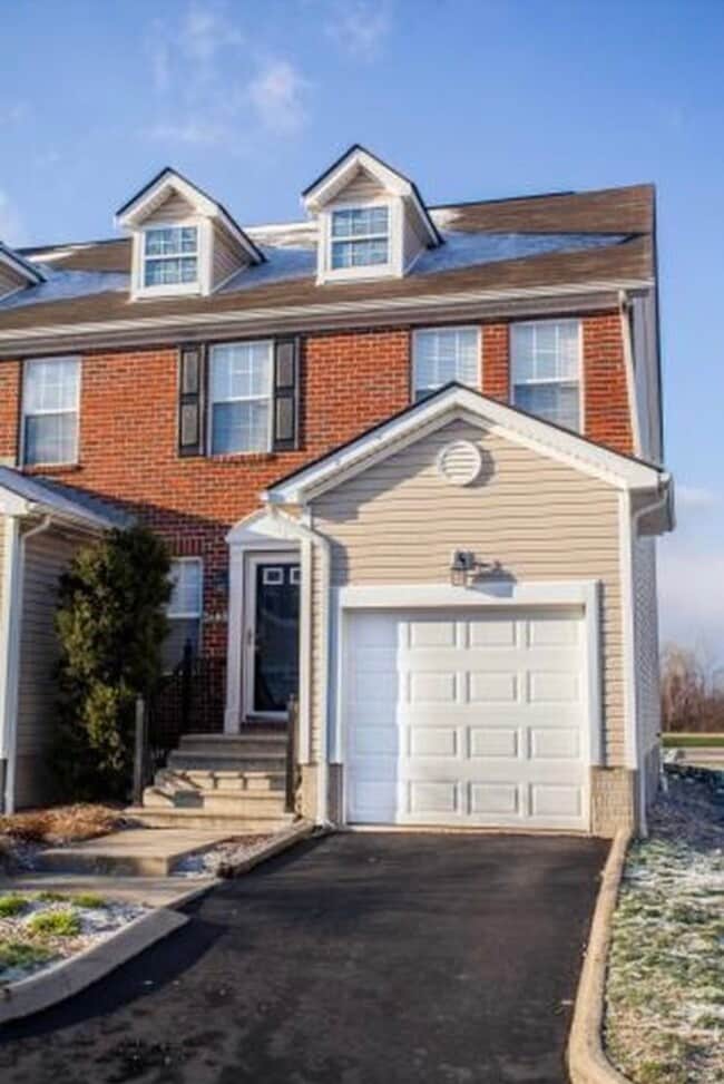 Building Photo - 2680 Sawmill Reserve Dr