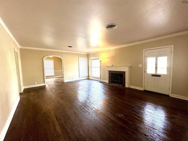 Photo - 2409 Ellingham