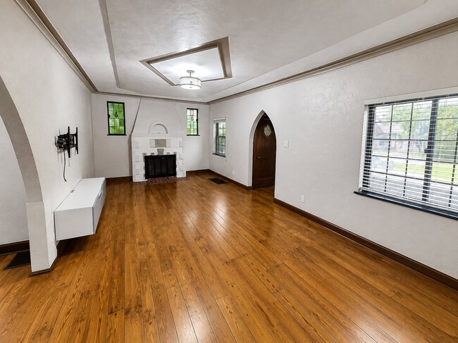 Photo - 823 Overlook Ave