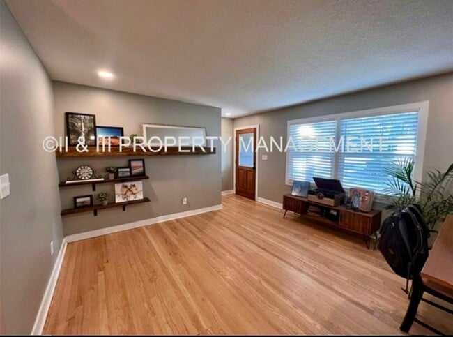 Photo - 10328 Beverly Dr