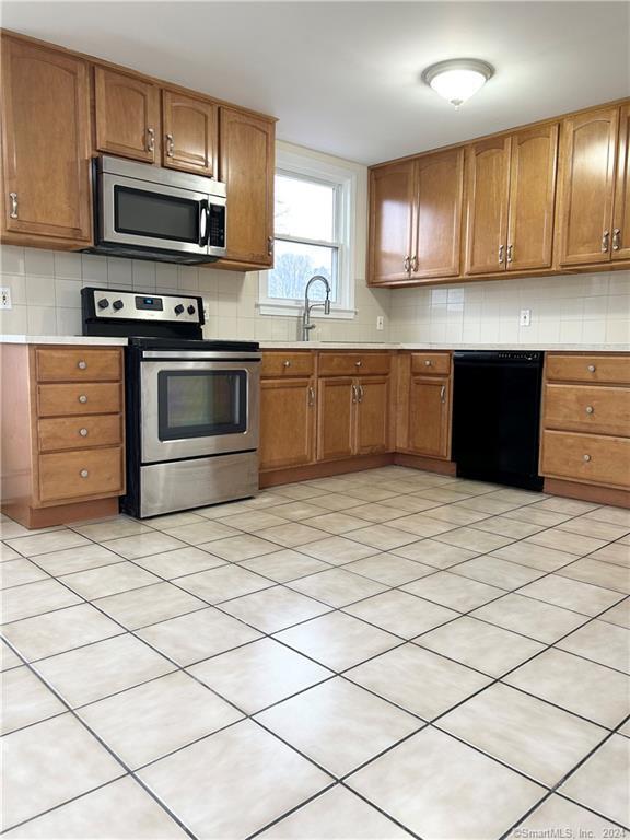 Photo - 31 Bayview Ave Unit 2