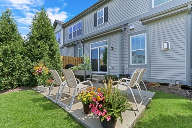 Photo - 3227 N Heritage Ln