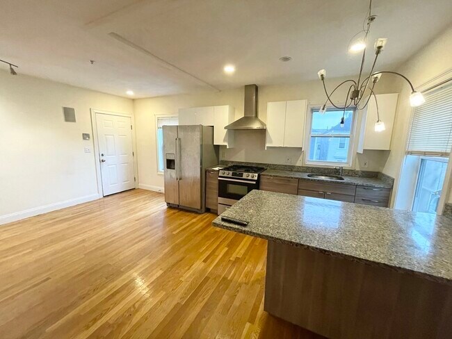 128 Hillside St Unit 3
