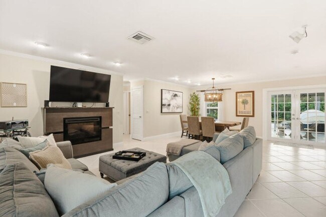 Photo - 1905 Meadow Ct