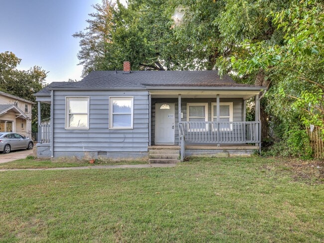 Building Photo - Cute Remodeled Bungalow in the heart of OKC! Rental
