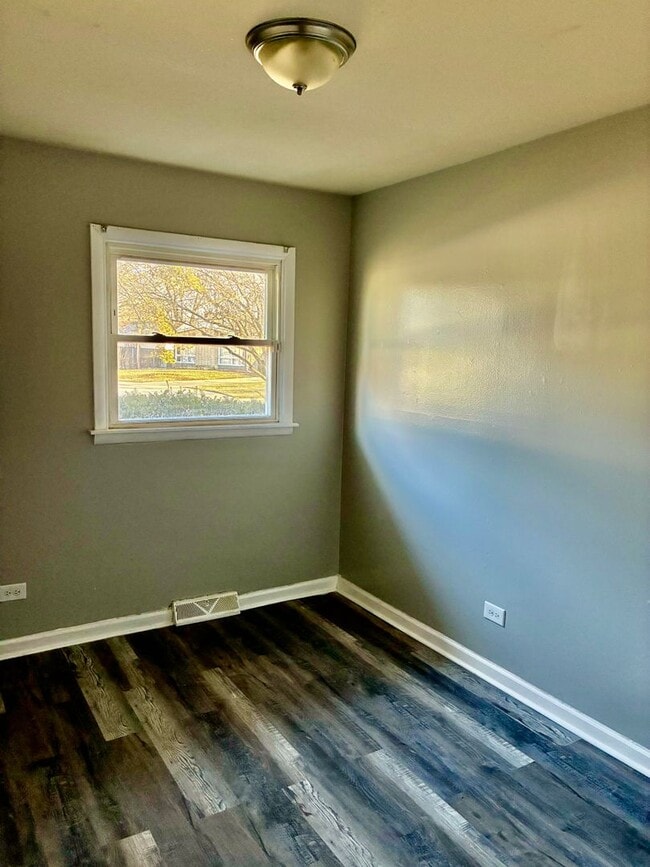 Photo - Gorgeous 3bed 2bath Single family house