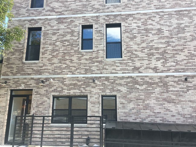 Photo - 3061 Fulton St