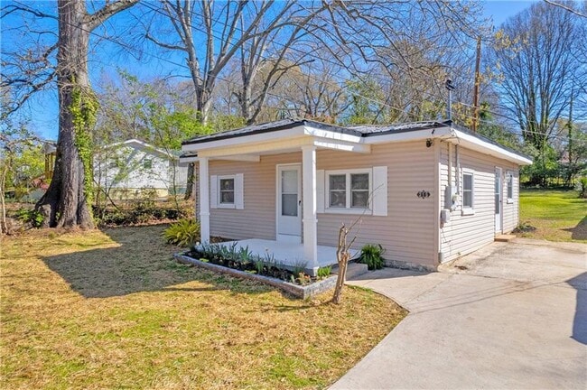 Photo - 315 Evans St