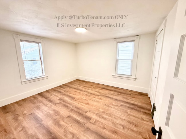 Photo - 341 N 6th Ave