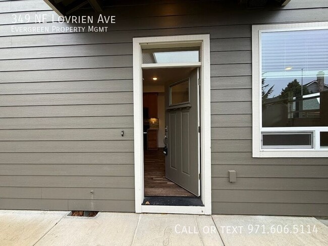 Photo - 349 NE Lovrien Ave