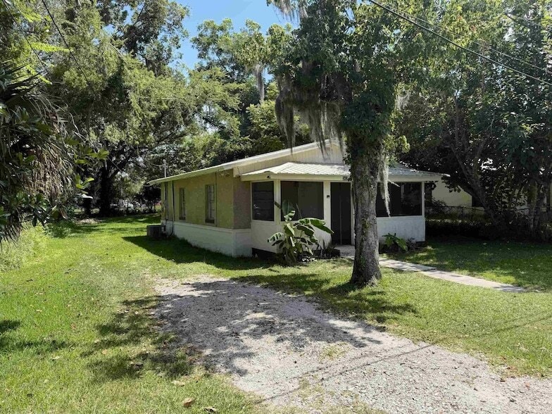 Photo - 347 Lena St