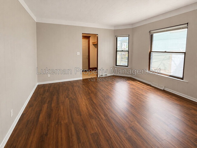 Photo - 617 Forest St