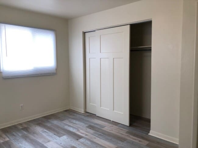 Photo - 4825 Lovell Ln Unit 5