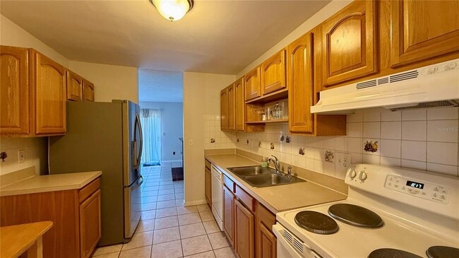 Photo - 2385 Tom Jones St