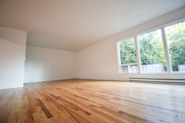 Photo - Beautiful 3 Bedroom Home in SW Portland