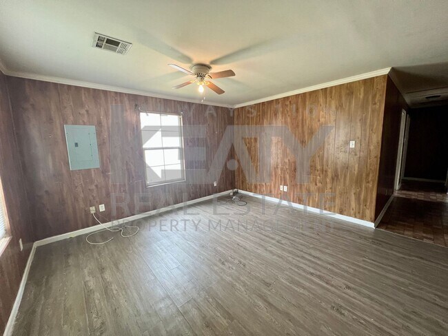 Photo - 3 Bed, 2 Bath House in Lafayette!
