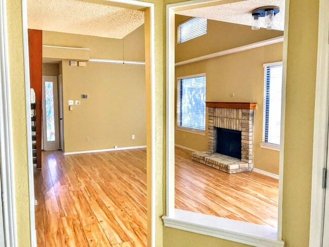 Photo - 18040 Midway Rd