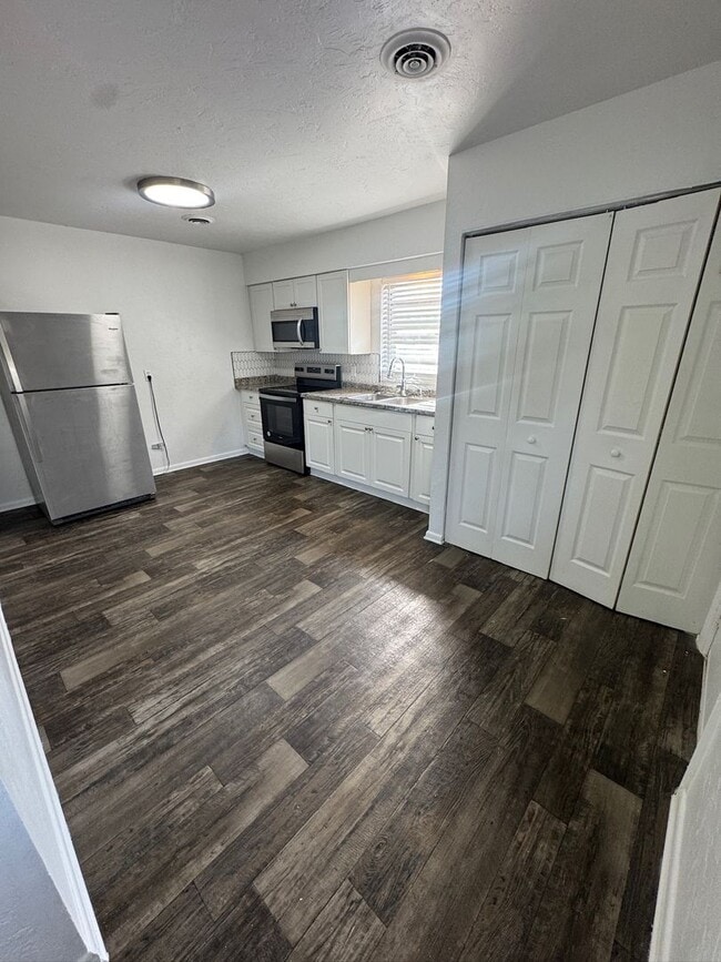 Photo - 1640 NE 71st Pl