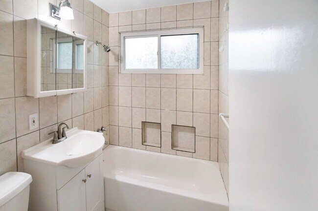 Photo - 114 Lynncliff Rd