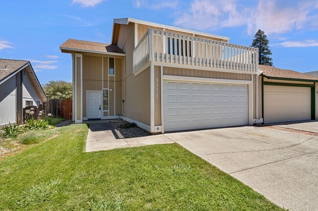 Building Photo - 3 Bedroom Home with Fireplace and LVP Flooring & 2-Car Garage!