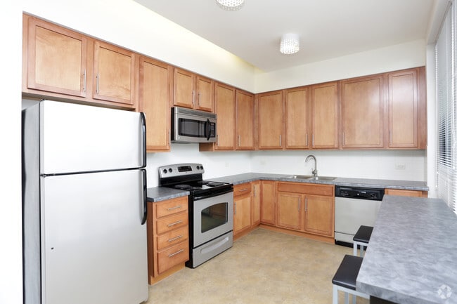 Blaine 2 BR, 1 BA - 789SF - Kitchen