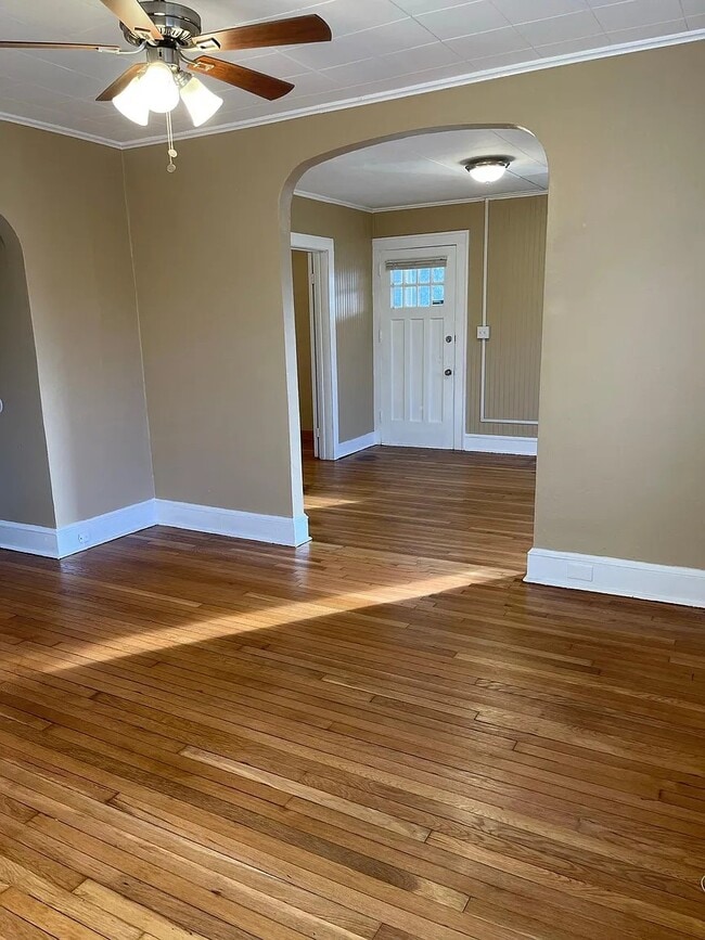 Photo - 33 Woodbine St