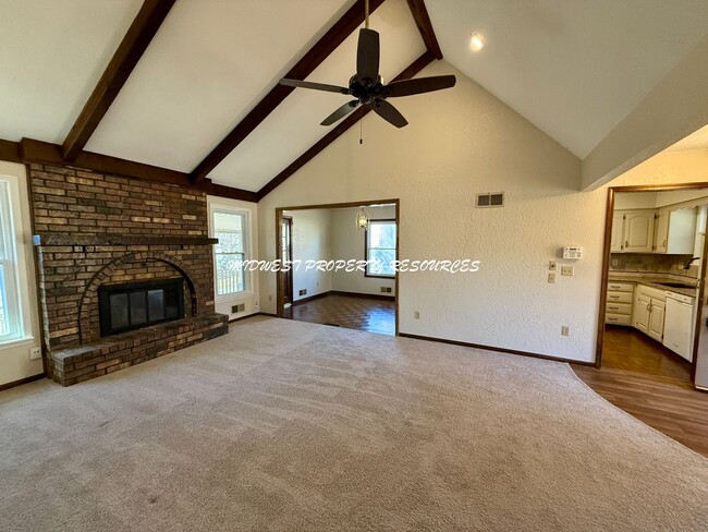 Photo - Amazing 3 Bedroom Home - Blue Springs Schools!