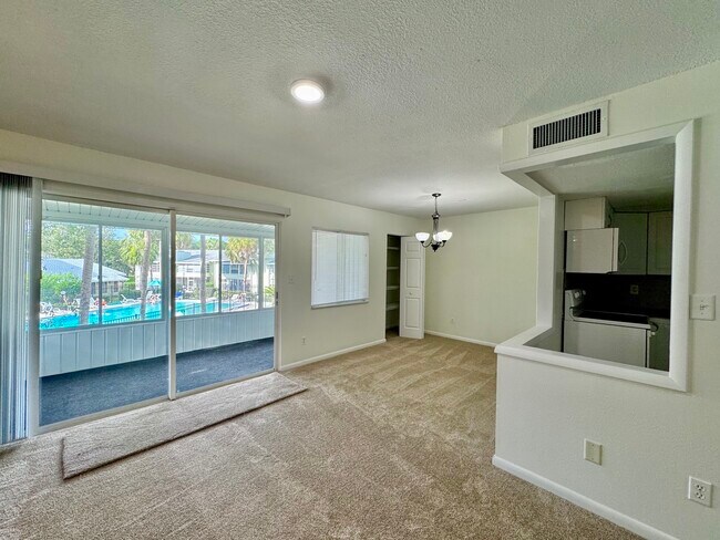 568 Bahia Cir Unit B