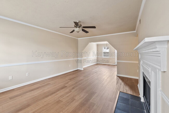 3930 Almon Dr