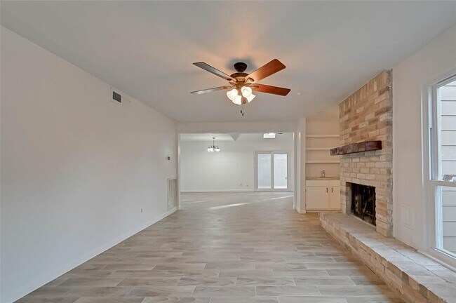 Photo - 12111 Poulson Dr
