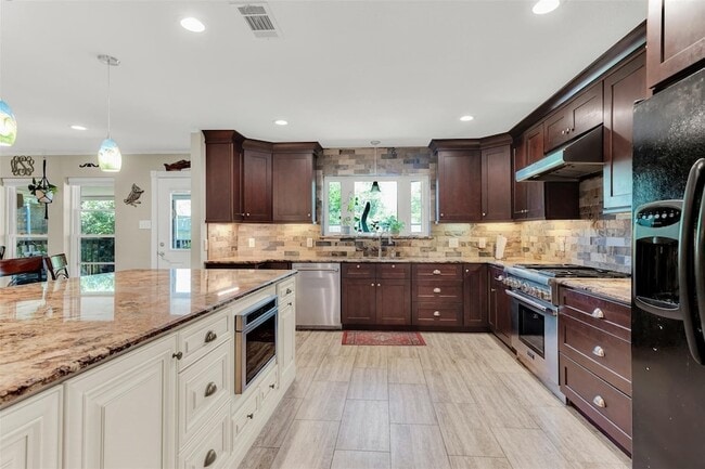 319 E Spring Valley Rd