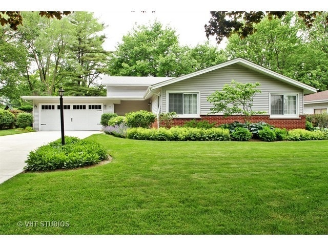 Photo - 1408 Longmeadow Dr House