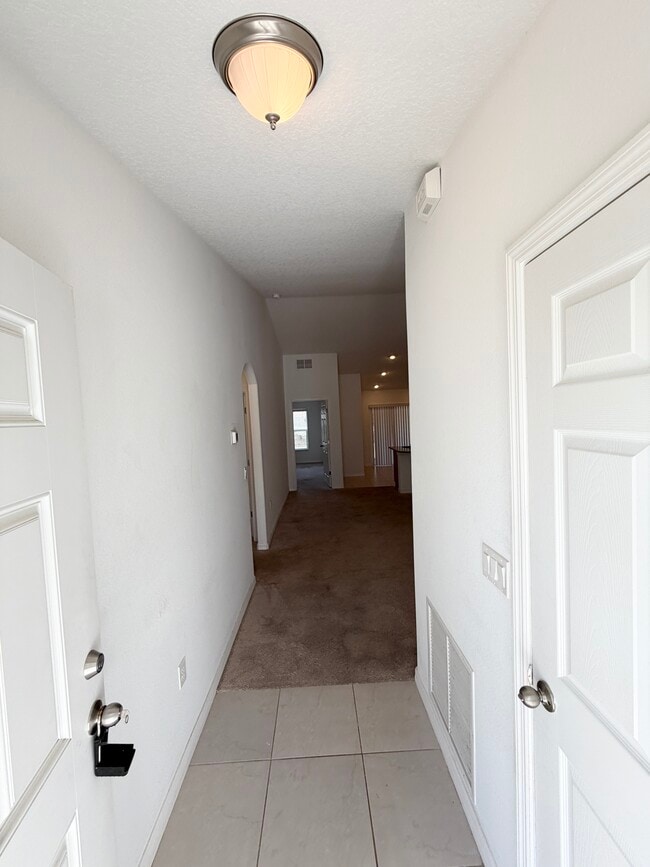 Photo - 10 Rainstone Ln