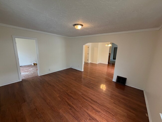 Photo - 3209 Dix Ave