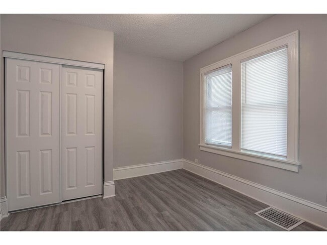 Photo - 1002 Lowry Ave N