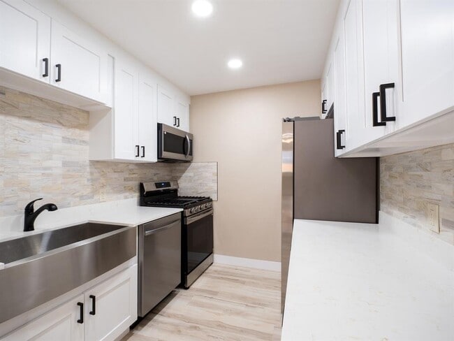Building Photo - 8314 Bowling Green Dr Rental