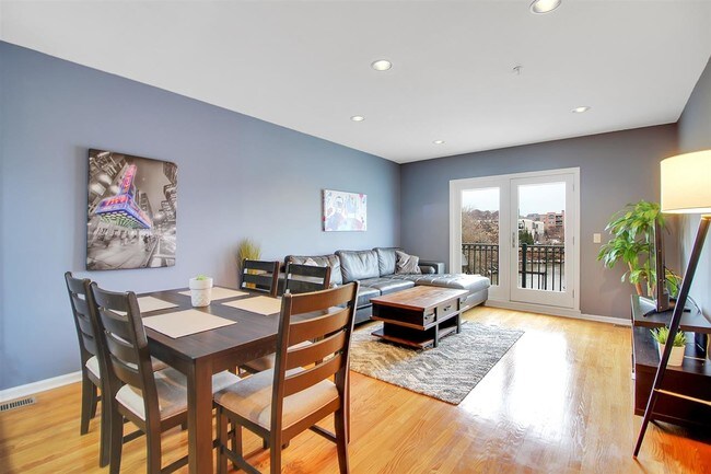 Photo - 142 The Promenade