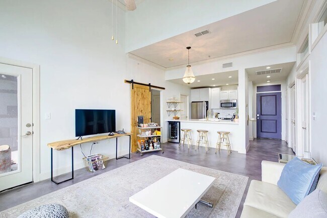 Photo - 1010 Rosine St Unit 43