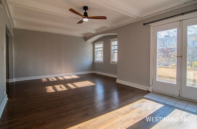 Photo - 844 W Lakeside Pl Unit 3W