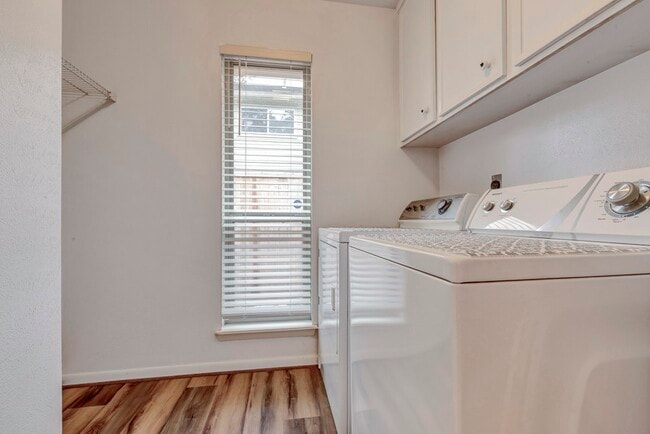 Photo - 17 Wishbonebush Rd