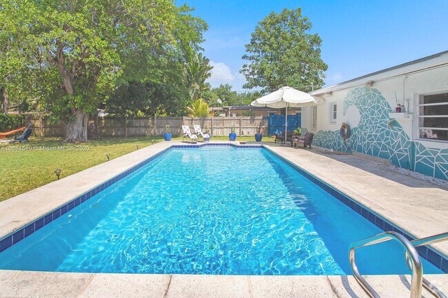 Building Photo - 827 NE 140th St Rental