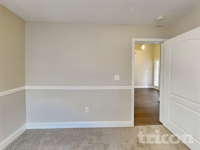 Photo - 621 Savannah Dr