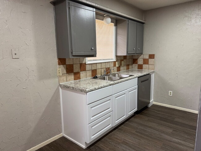 Photo - Cute 3 Bedroom Home