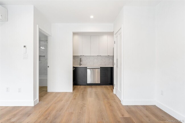 Photo - 901 60th St Unit 4B