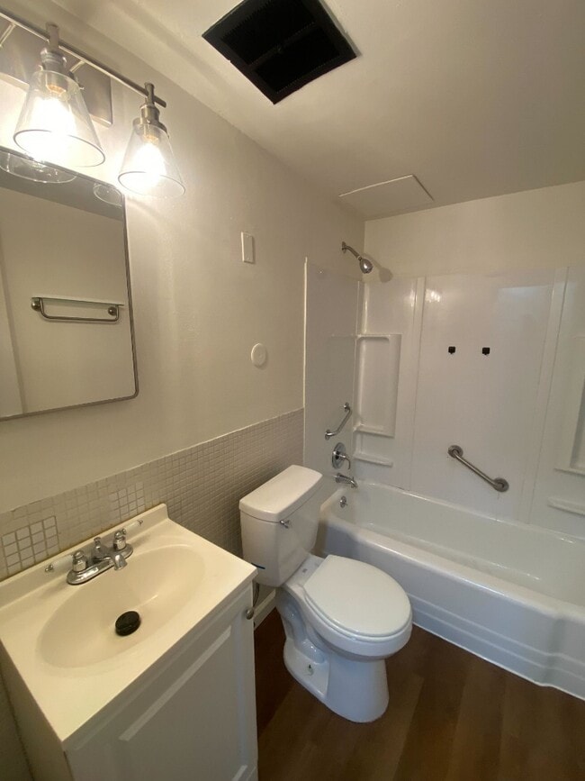 Photo - 3737 C Morganford Unidad C