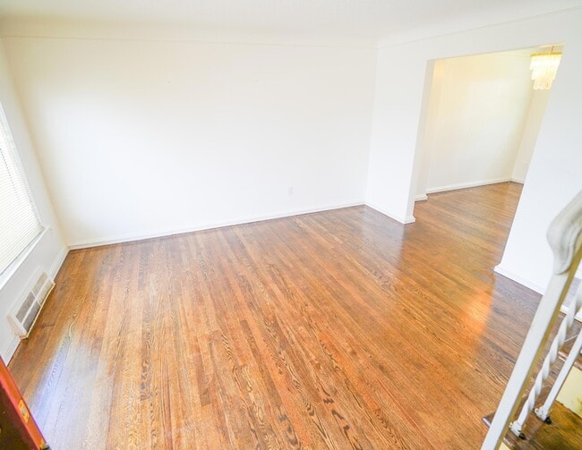 Photo - 17199 Meyers Rd